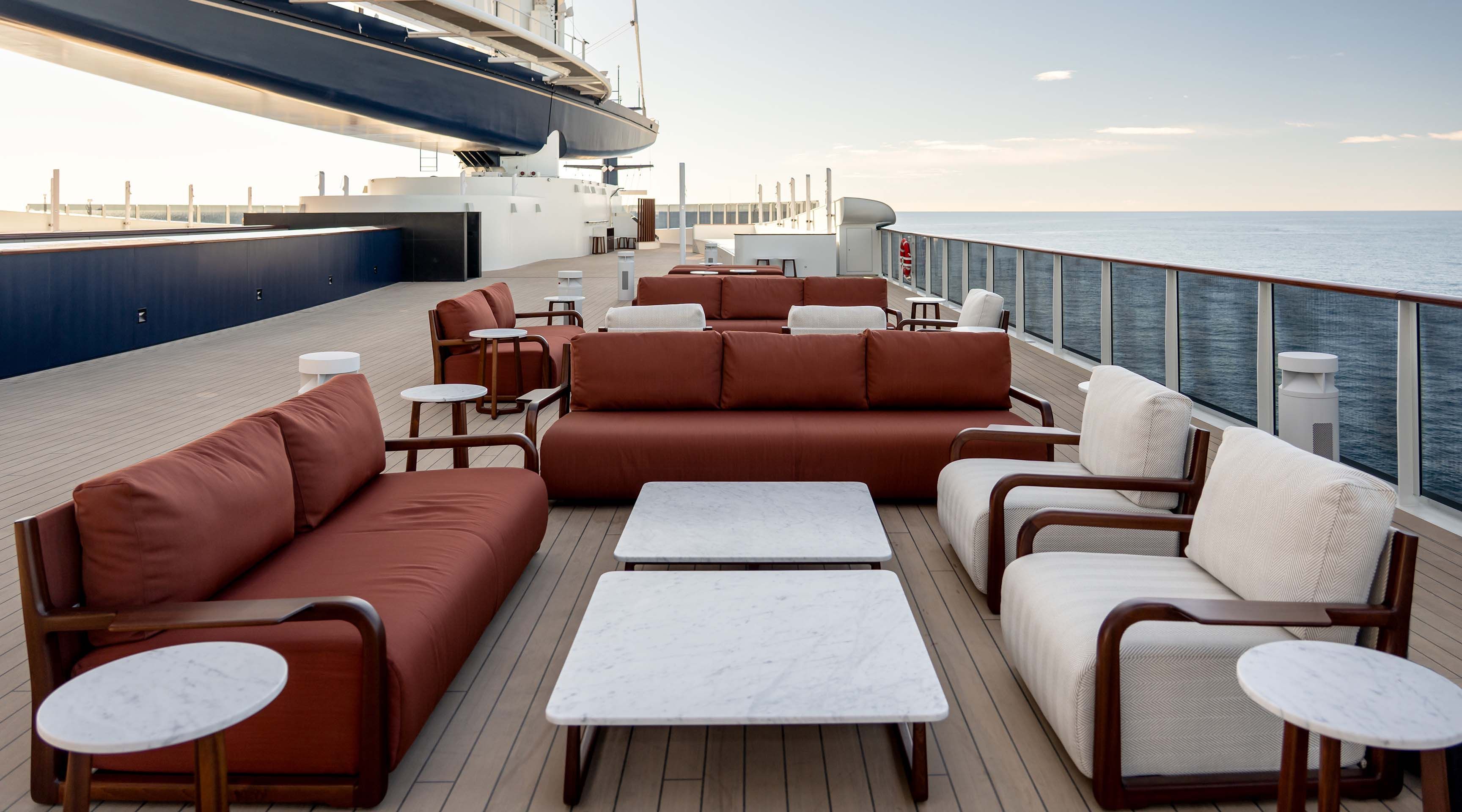 Frontline Studio Orient Express Corinthian Flybridge DSC01067 Image