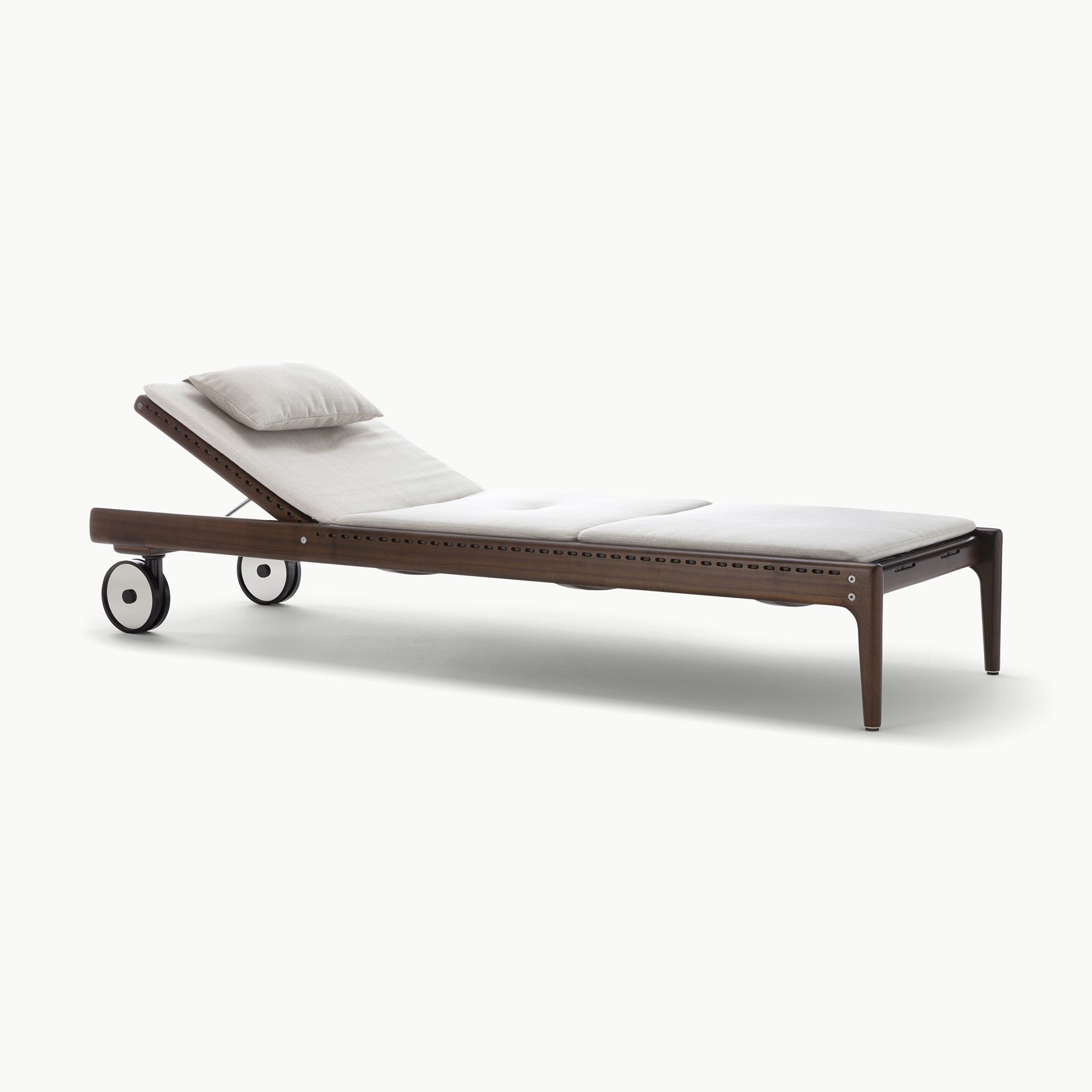 Levante Sun Lounger02 Image