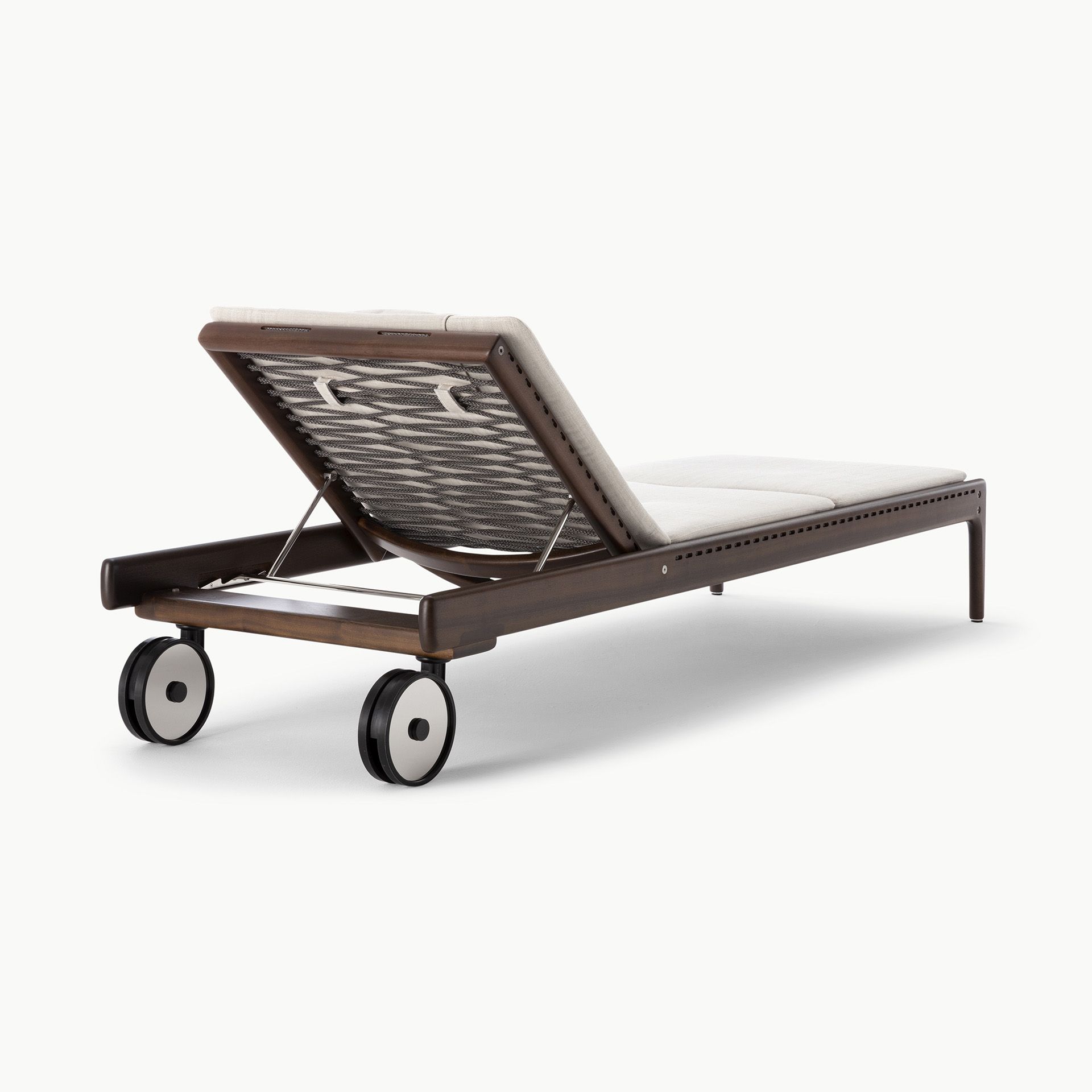 Levante Sun Lounger03 Image