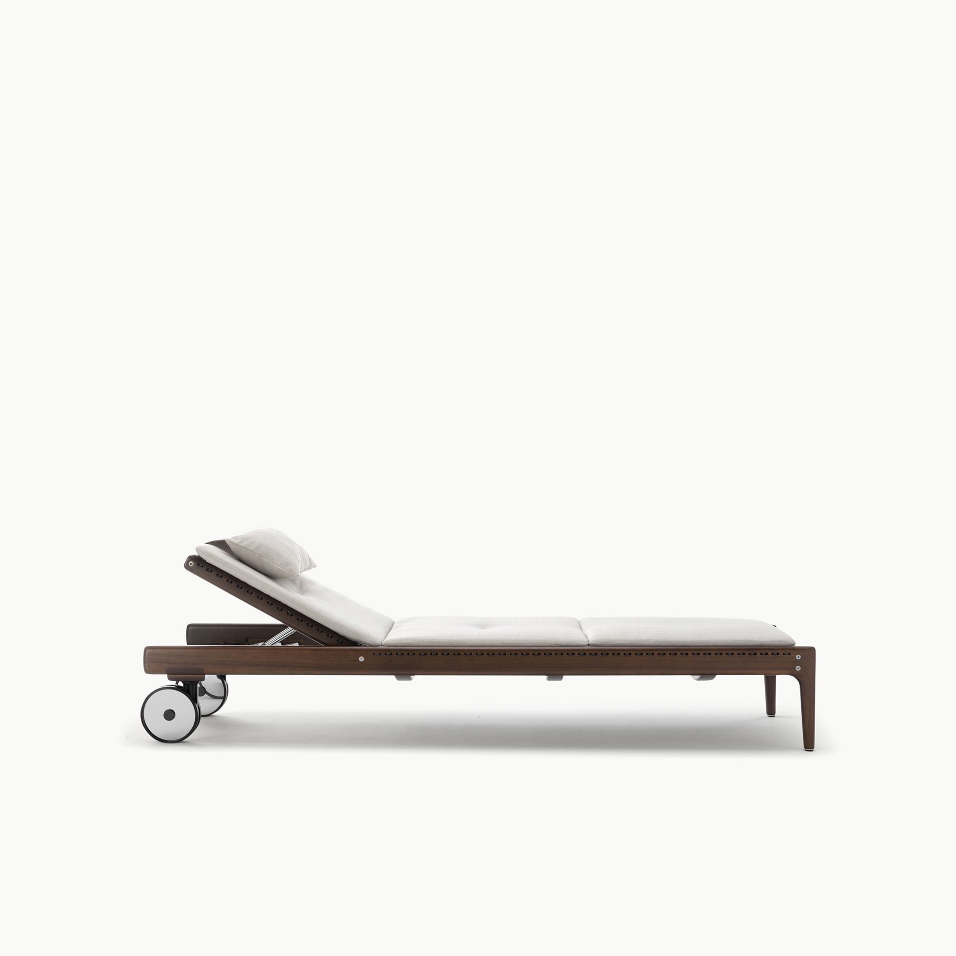 Levante Sun Lounger Cover Image