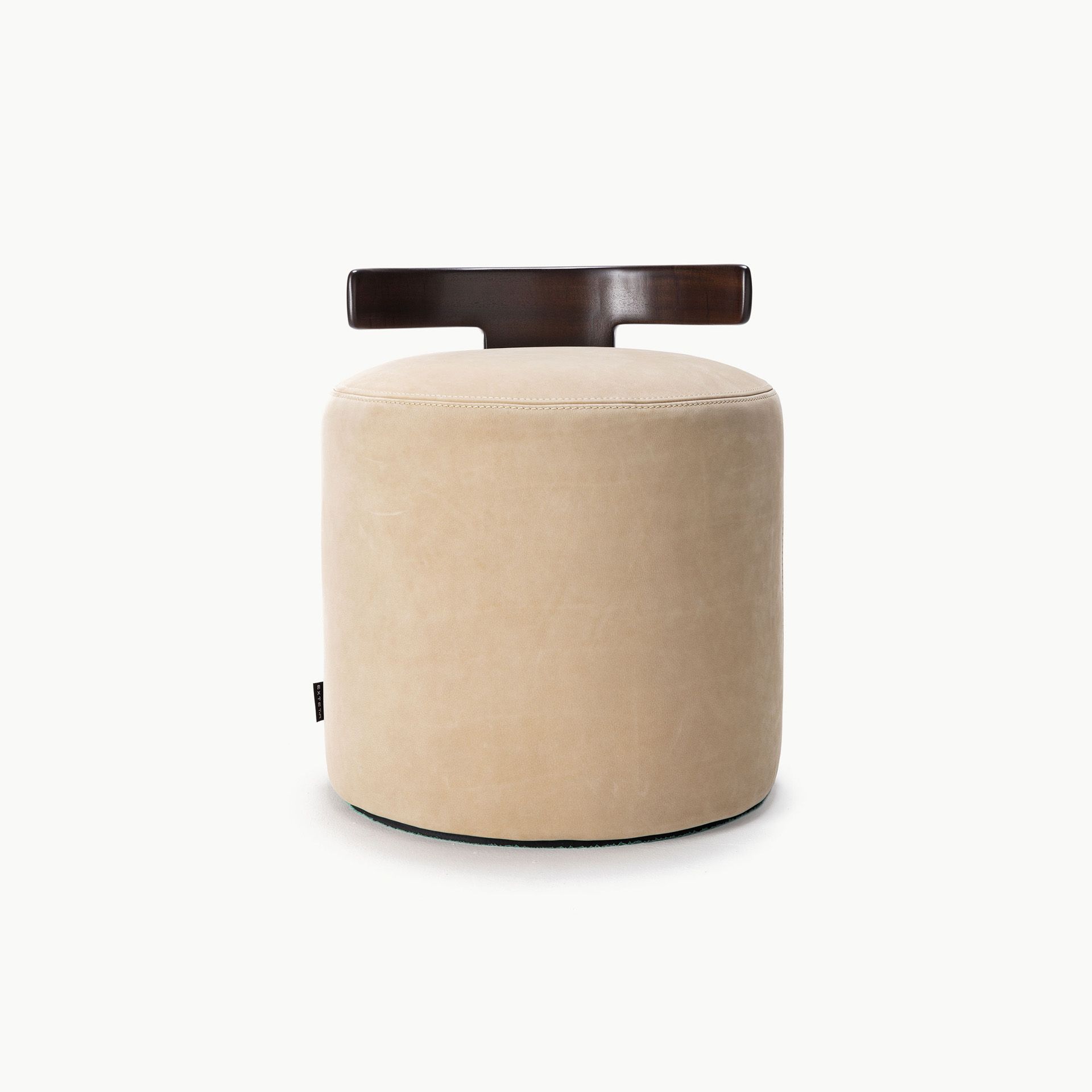Levante TPouf Cover Image