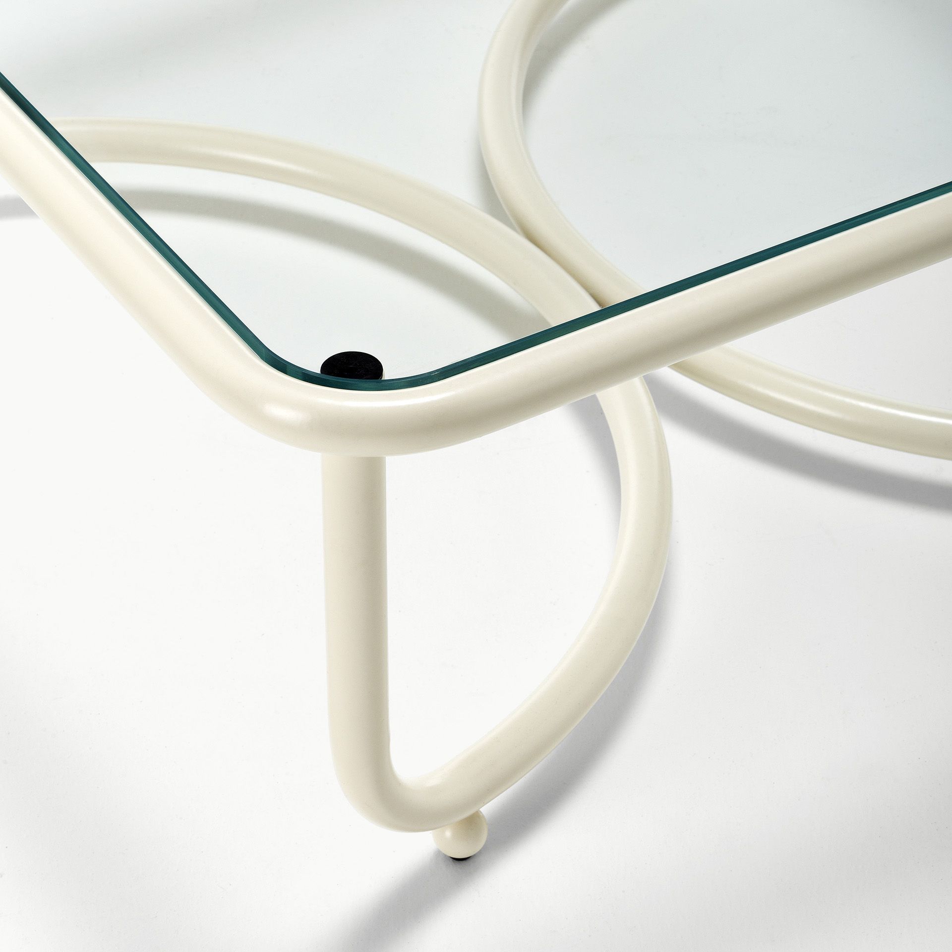 Locus Solus Low Table Jacquemus02 Image