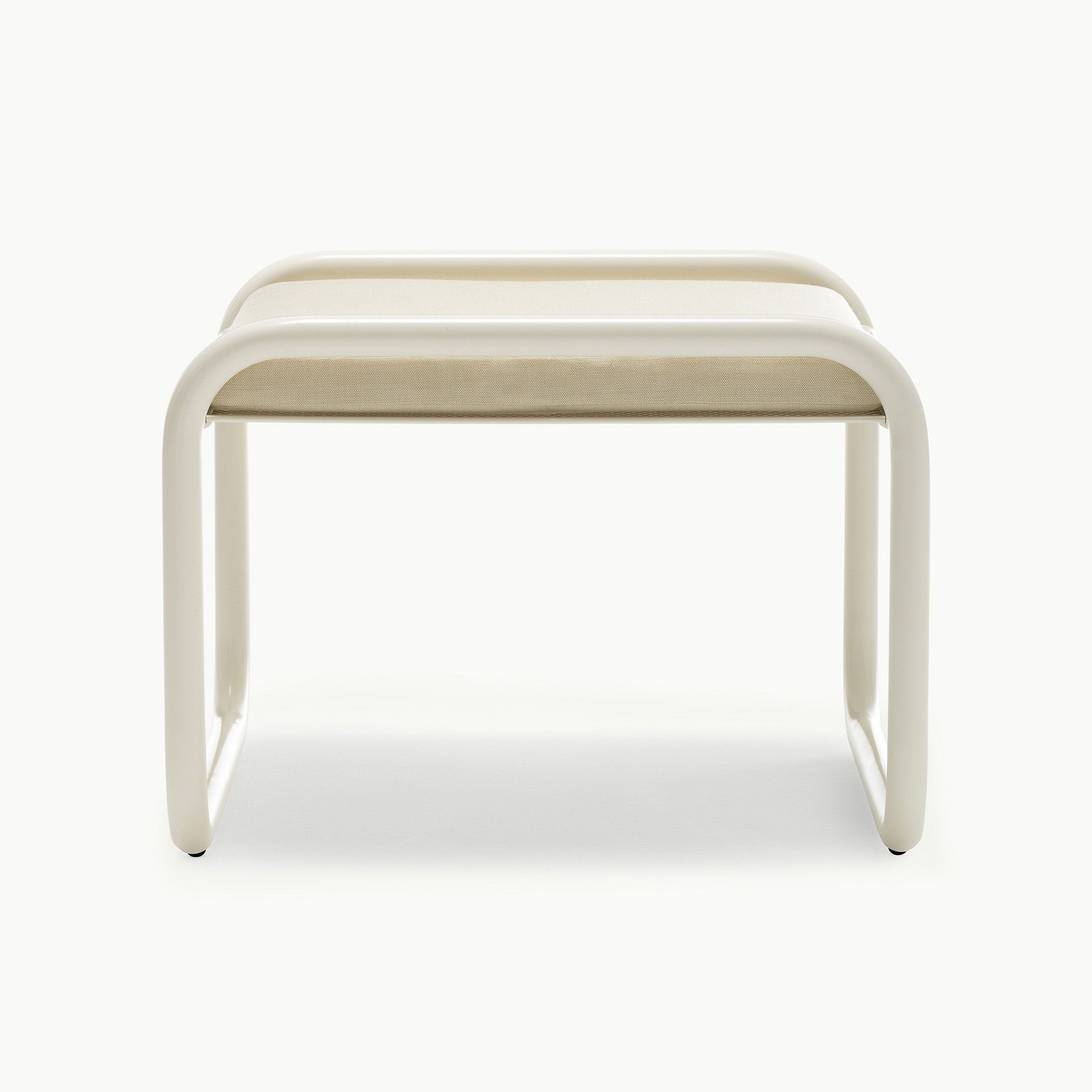 Locus Solus Pouf Jacquemus01 Image