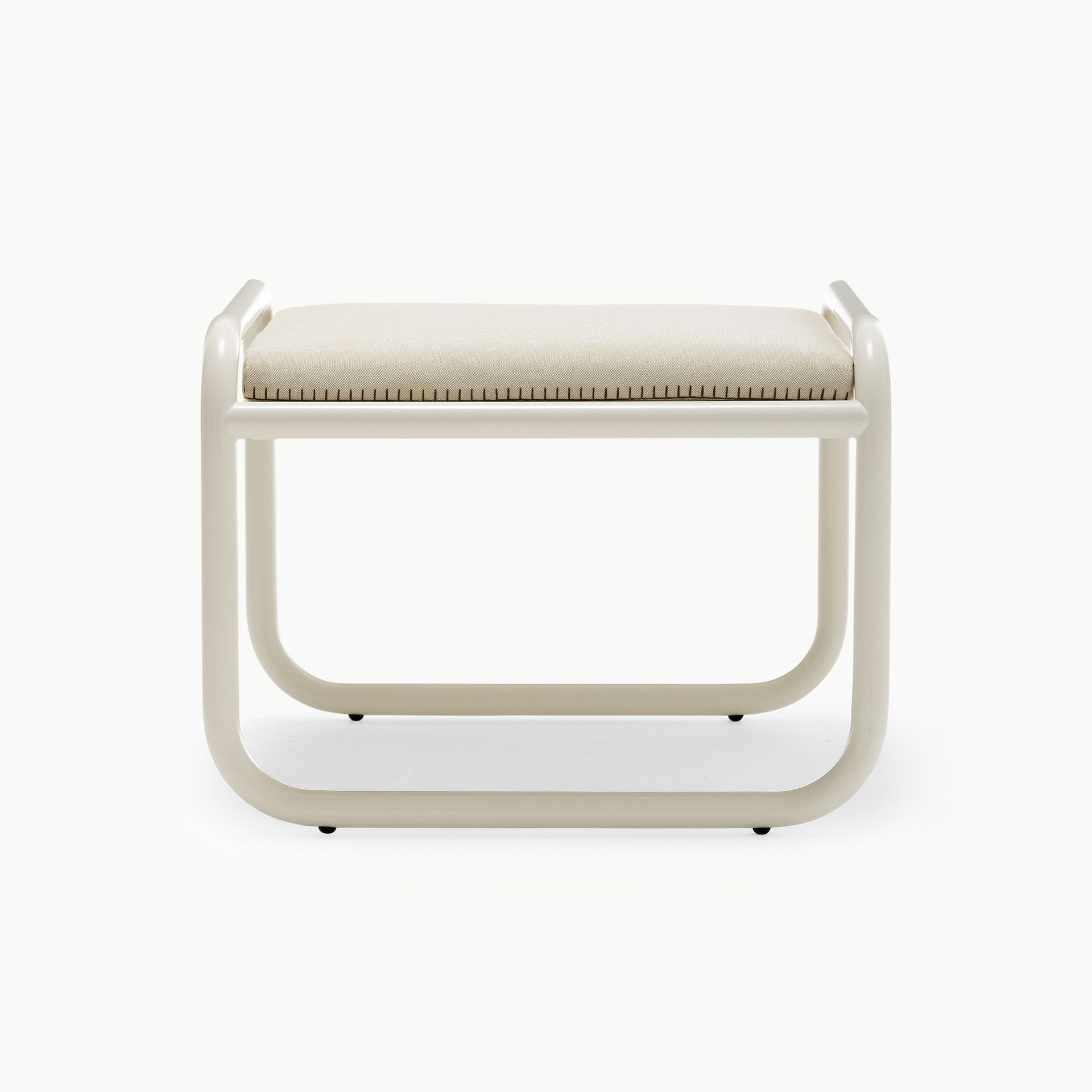Locus Solus Pouf Jacquemus03 Image