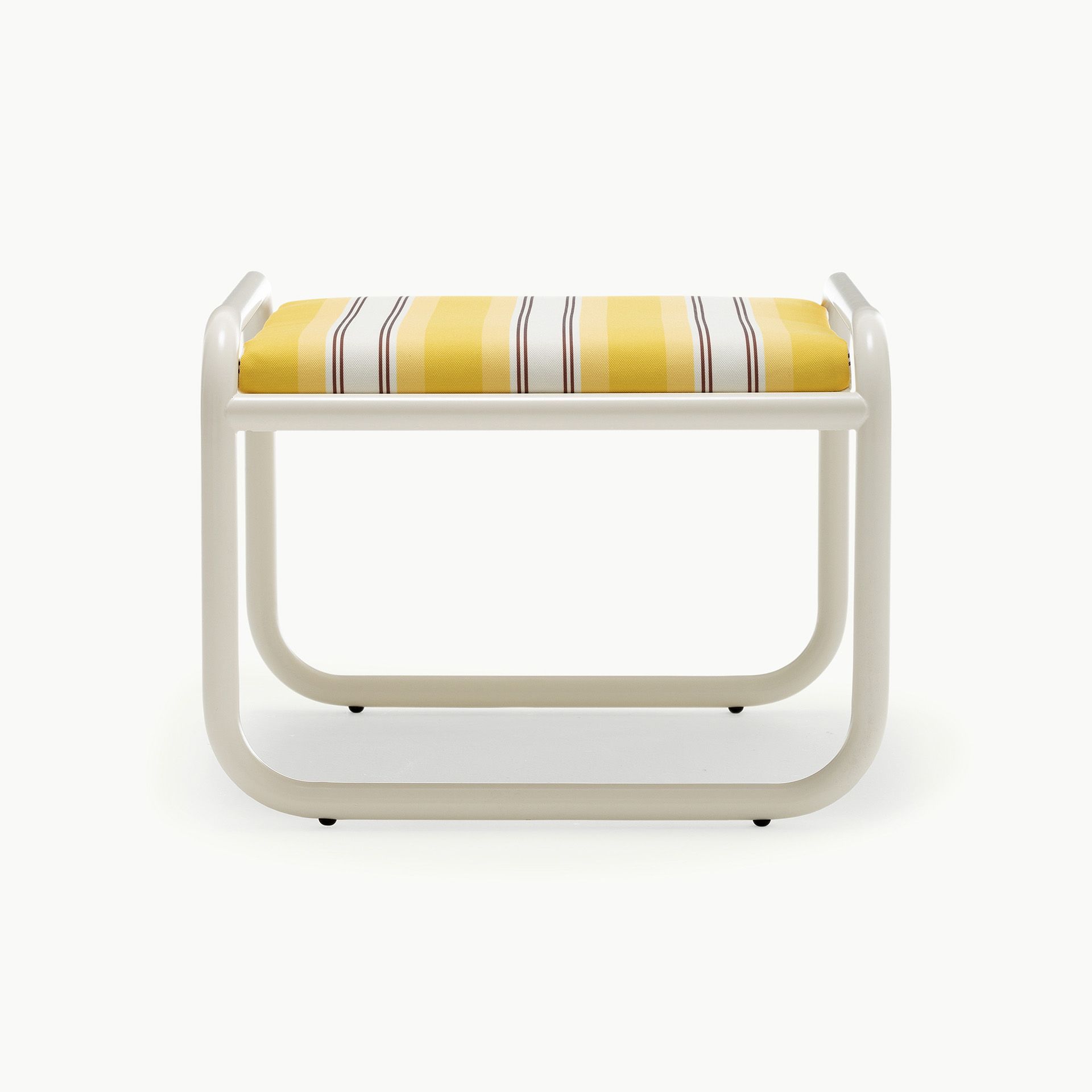 Locus Solus Pouf Jacquemus04 Image