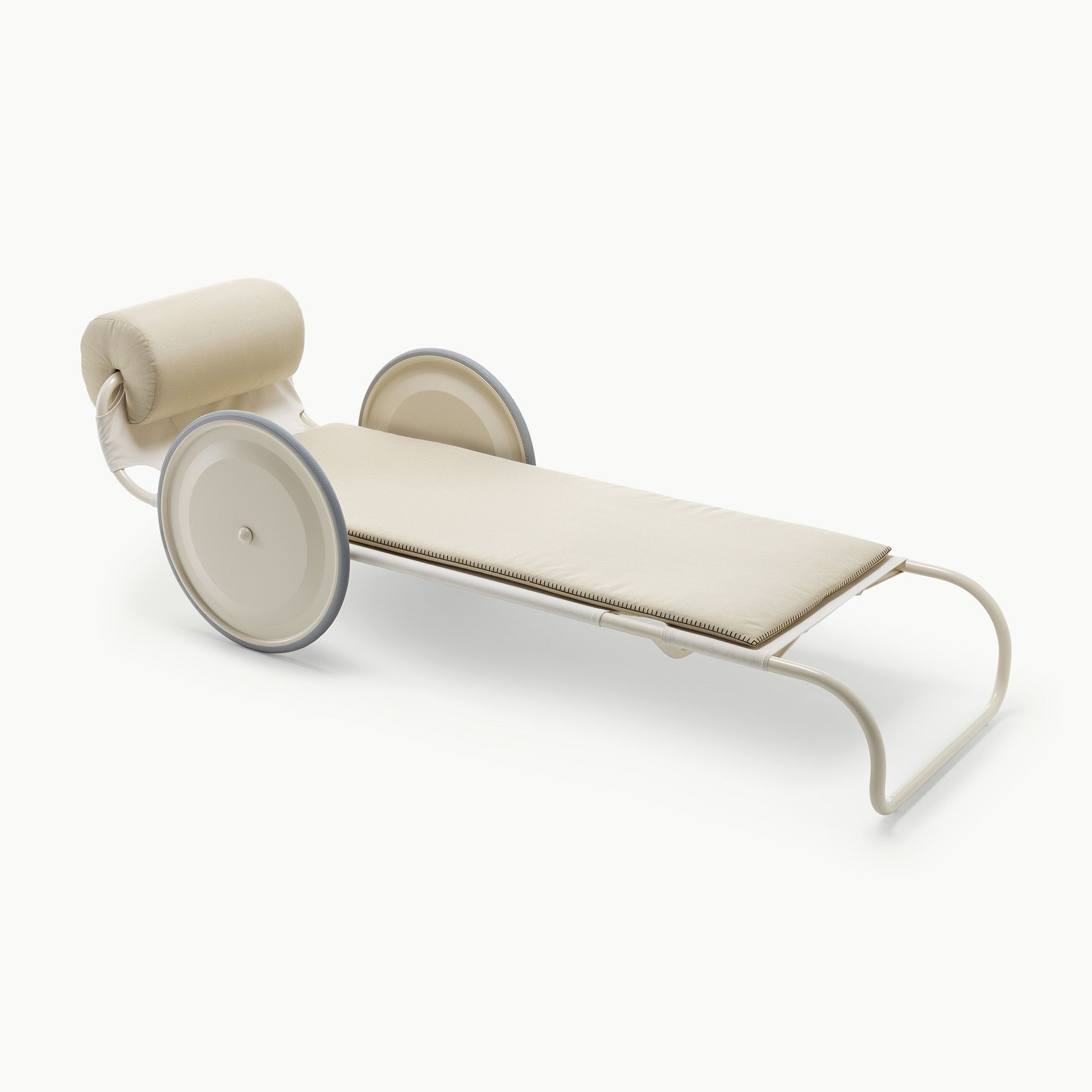 Locus Solus Sunlounger Jacquemus03 Image