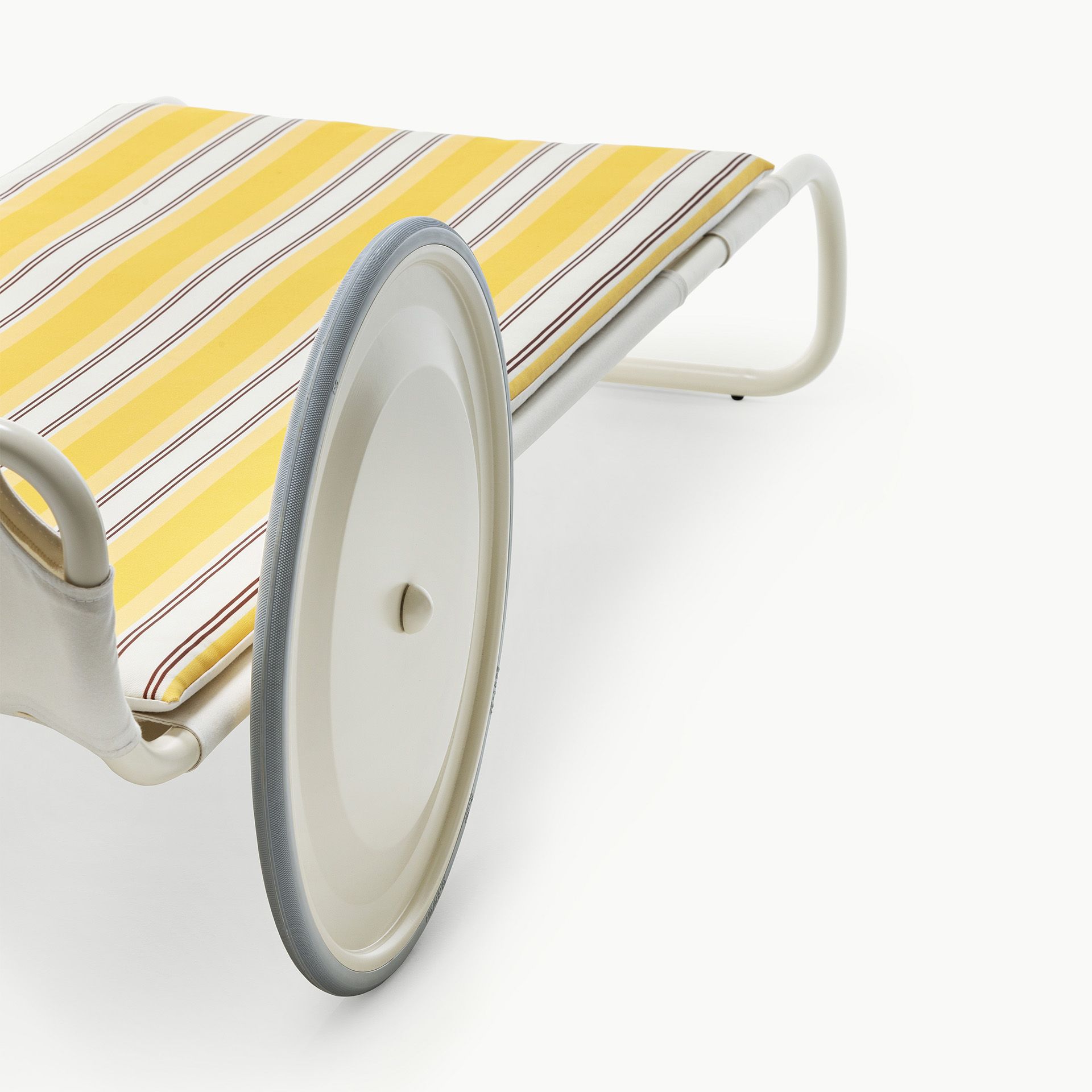 Locus Solus Sunlounger Jacquemus05 Image
