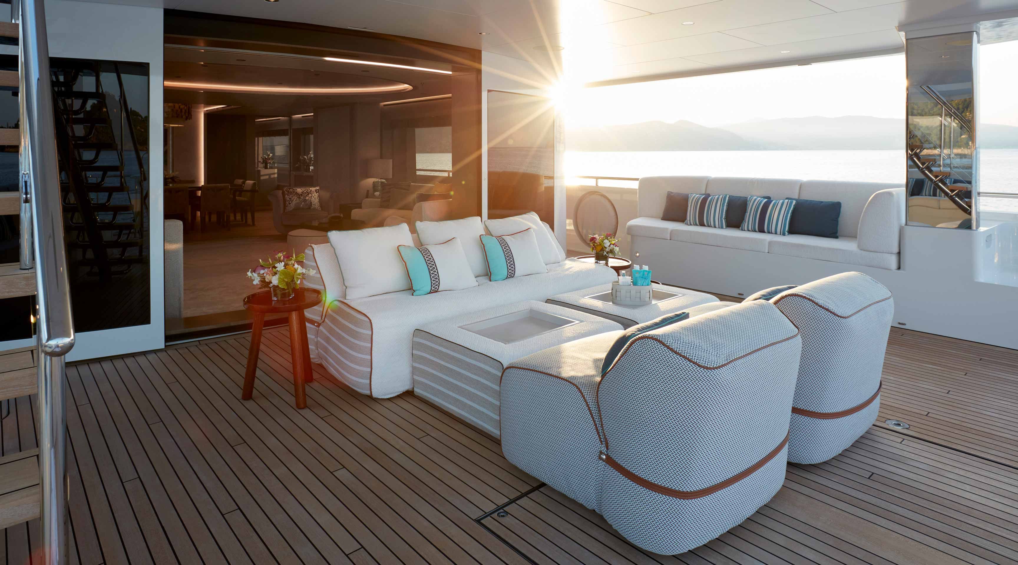 Somnium copyright Feadship MD aft sun Image